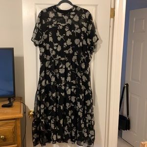 LULUS Floral BLACK AND GREEN Floral Midis